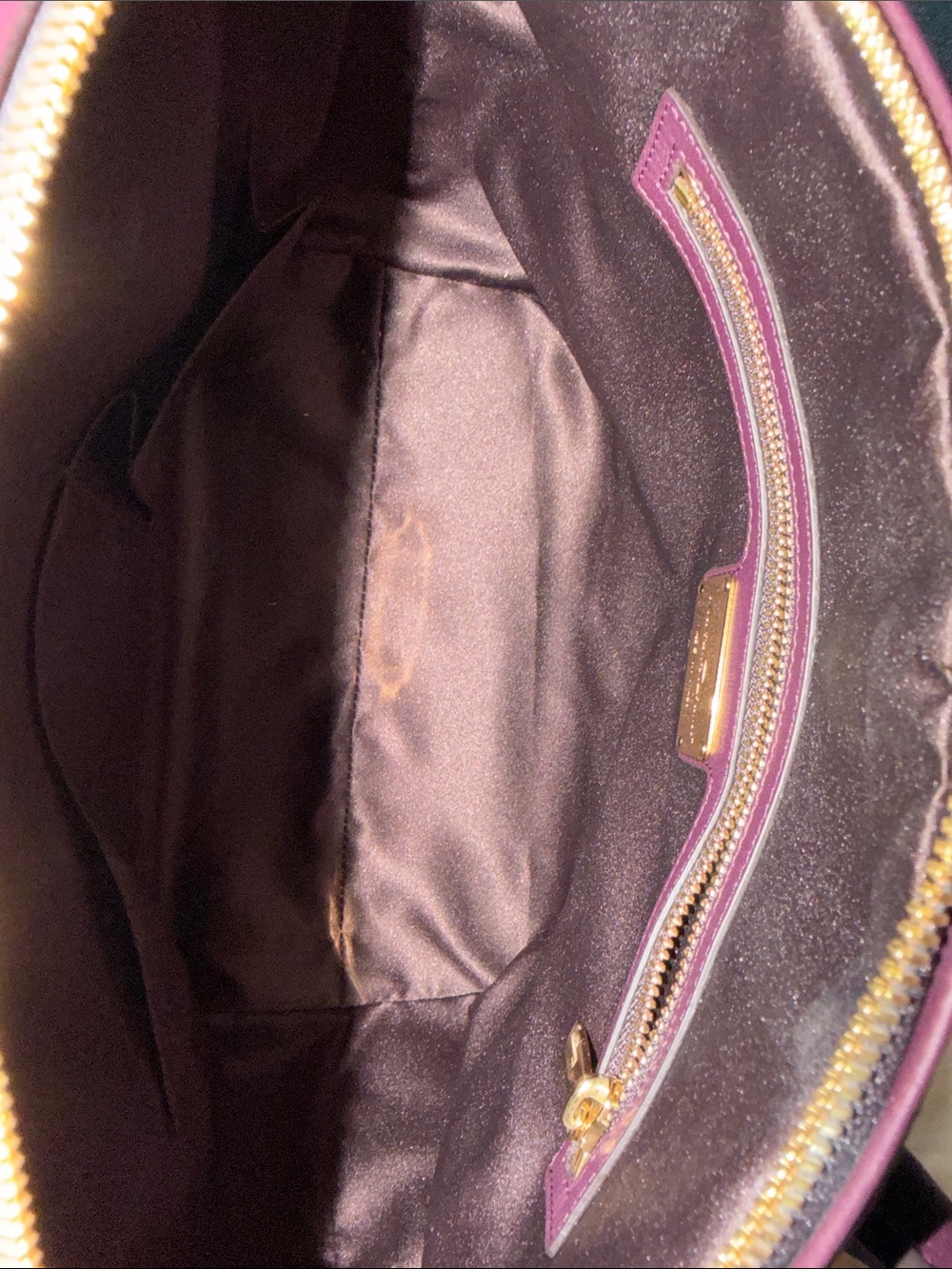 Salvatore Ferragamo Plum Leather 2 way purple Gold bardware with duffle bag - Picture 4 of 6